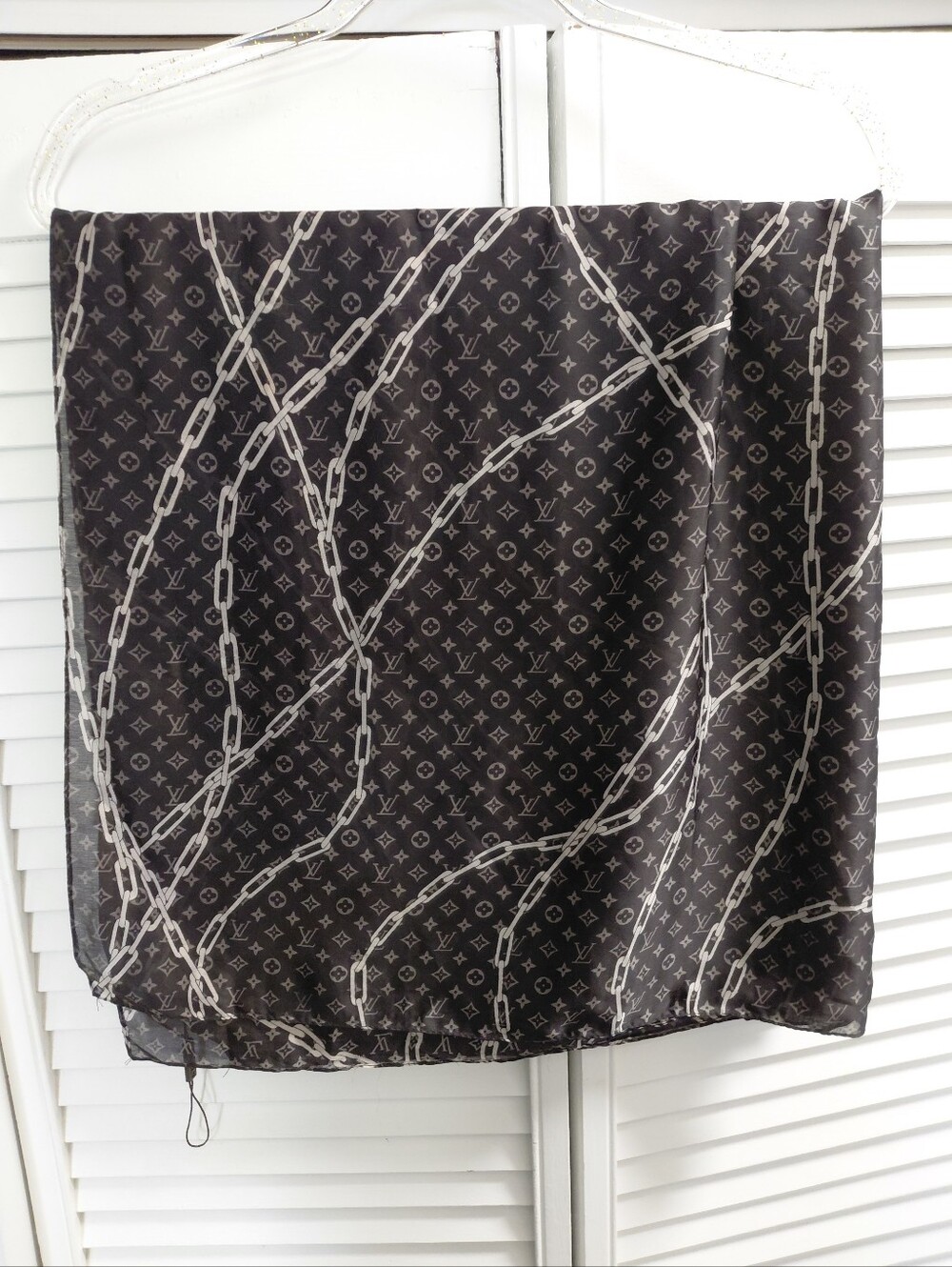 Designer Luxury-Inspired Black And White Chain Print Silk Scarf